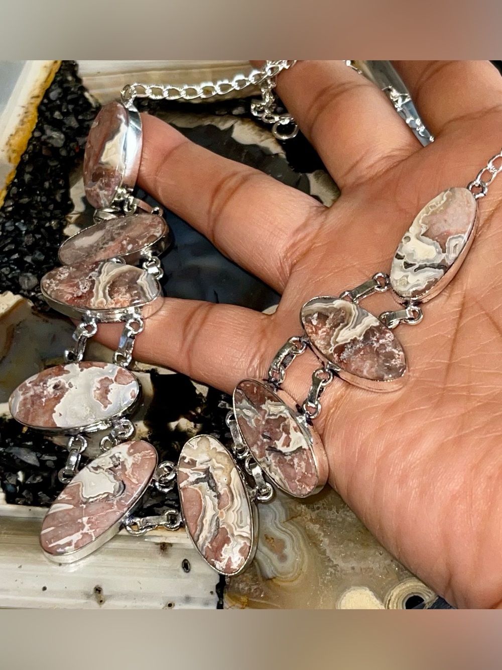 Beautiful Lightweight Crazy Lace Agate Collar Necklace